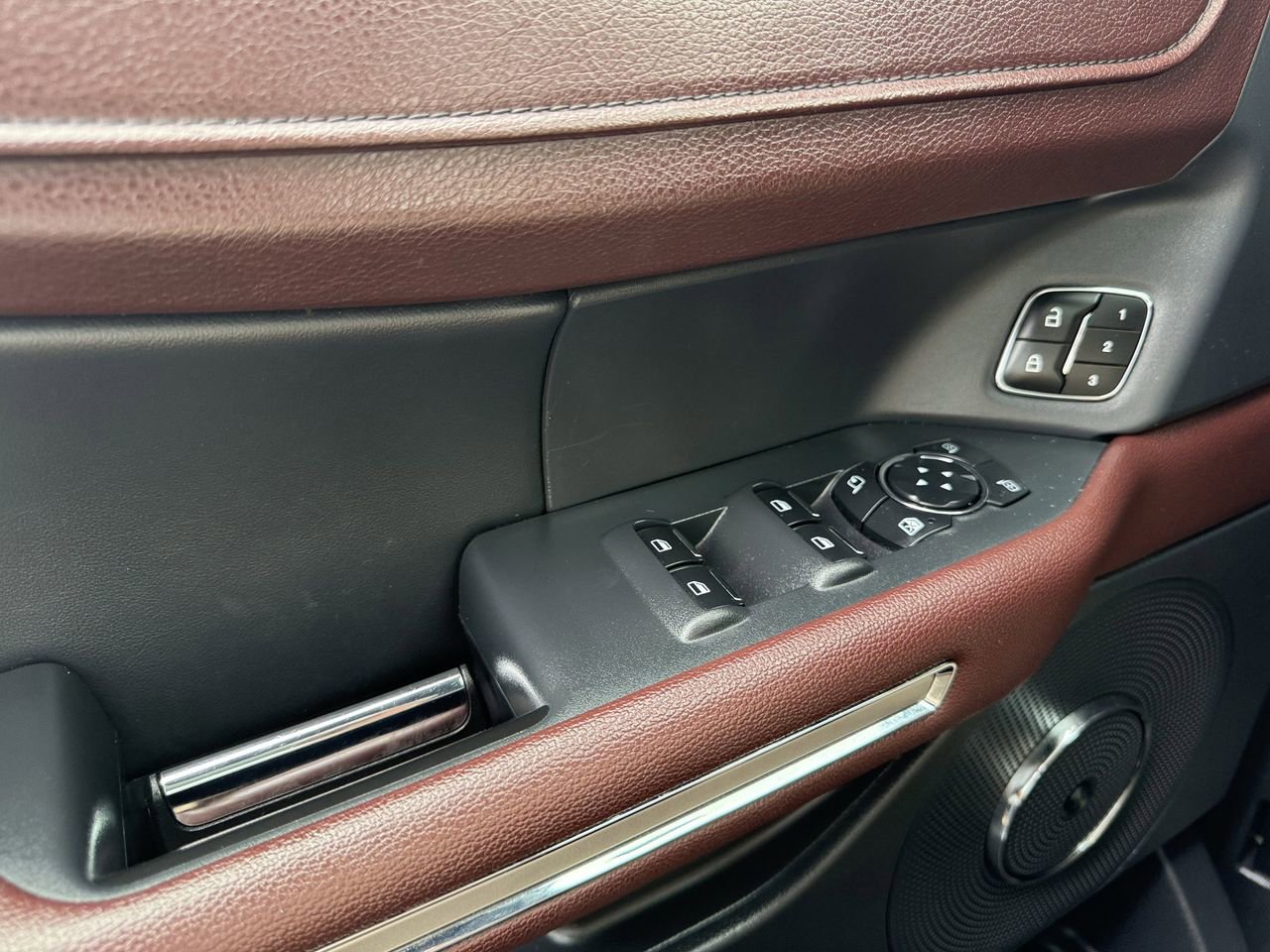 Used 2023 Ford Expedition Max Limited image 26