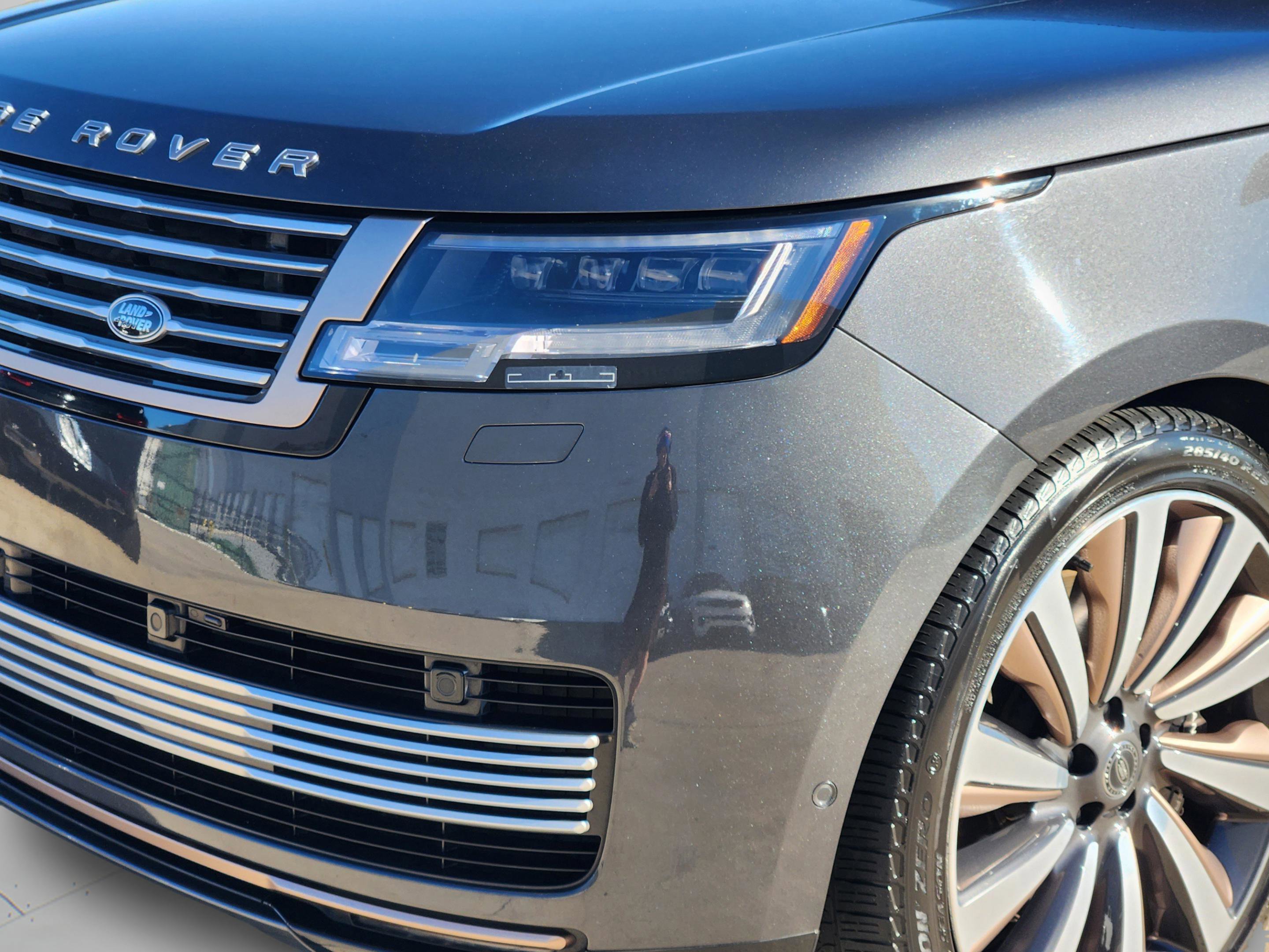 Certified 2023 Land Rover Range Rover SV AWD/4WD image 32
