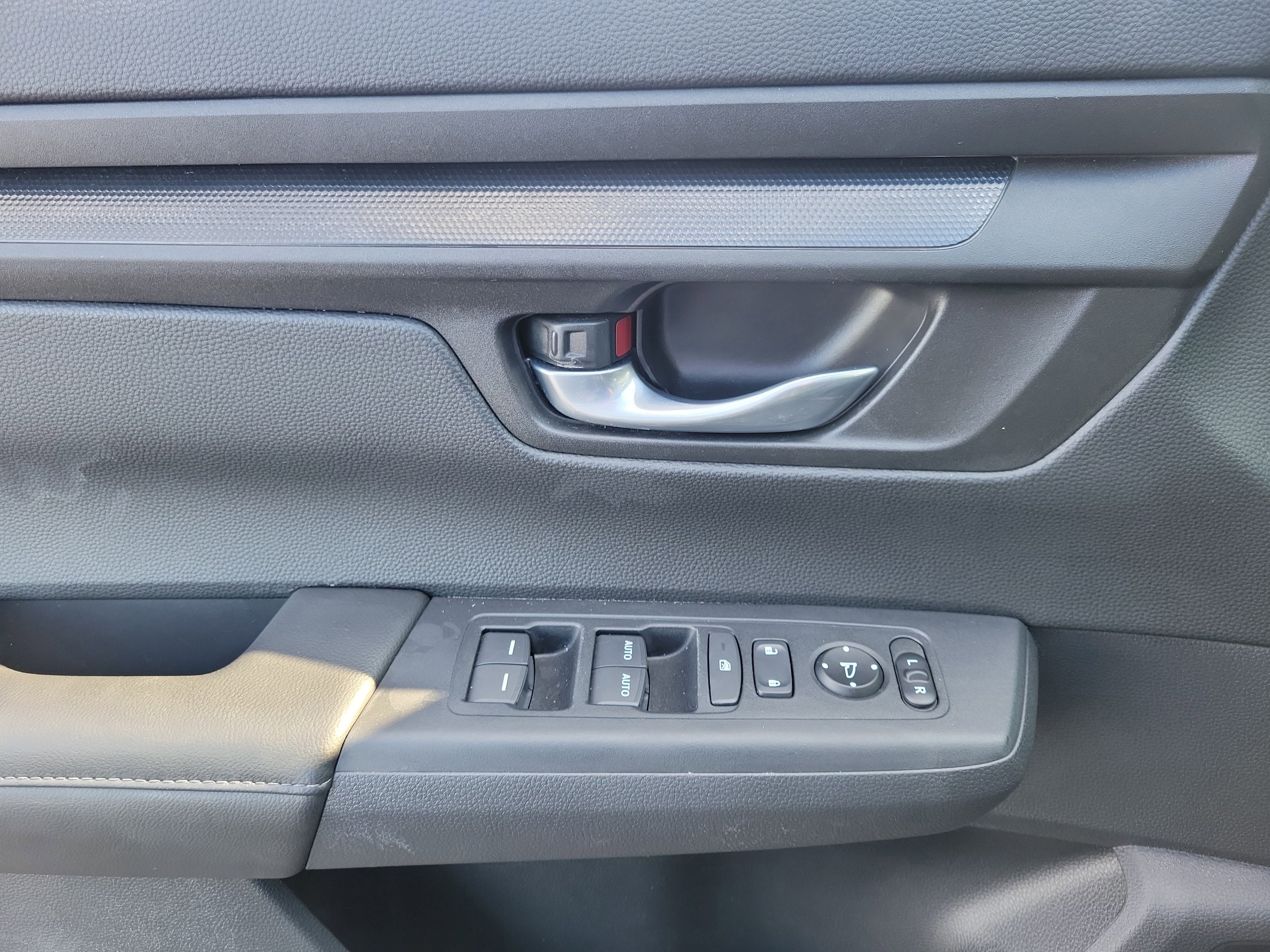 Used 2025 Honda CR-V EX image 17