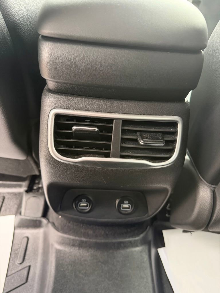 Used 2022 Hyundai Santa Fe SEL w/ Convenience + Premium Package AWD/4WD image 31