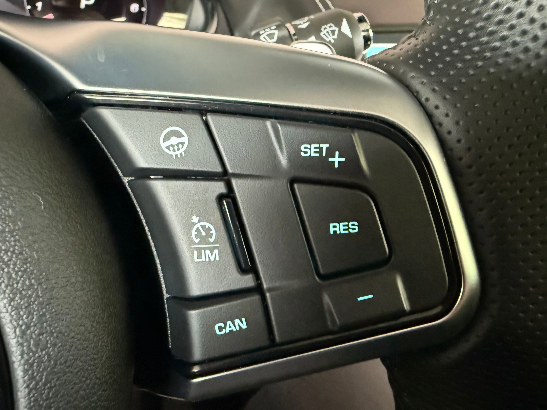 Certified 2023 Jaguar F-TYPE R AWD/4WD image 14