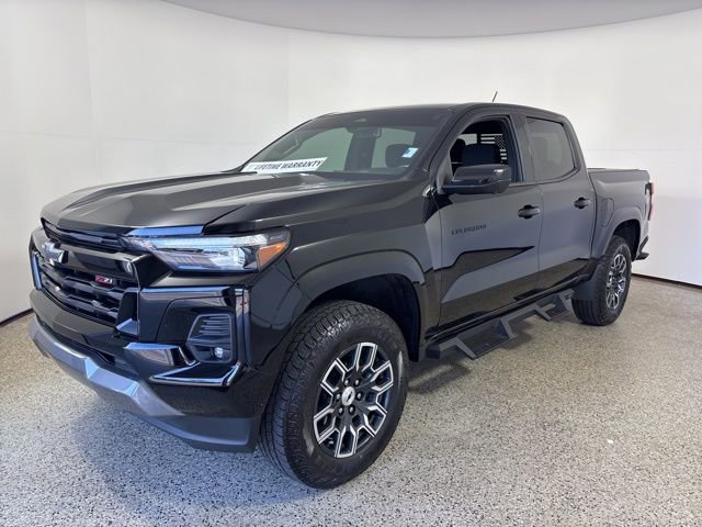 Used 2024 Chevrolet Colorado Z71 w/ Z71 Convenience Package 2 image 17