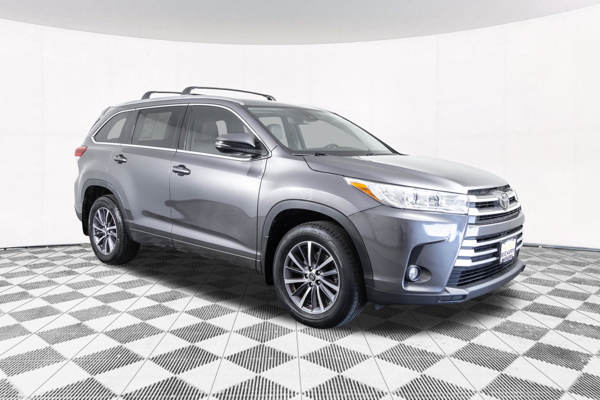 Used 2018 Toyota Highlander XLE AWD/4WD image 23