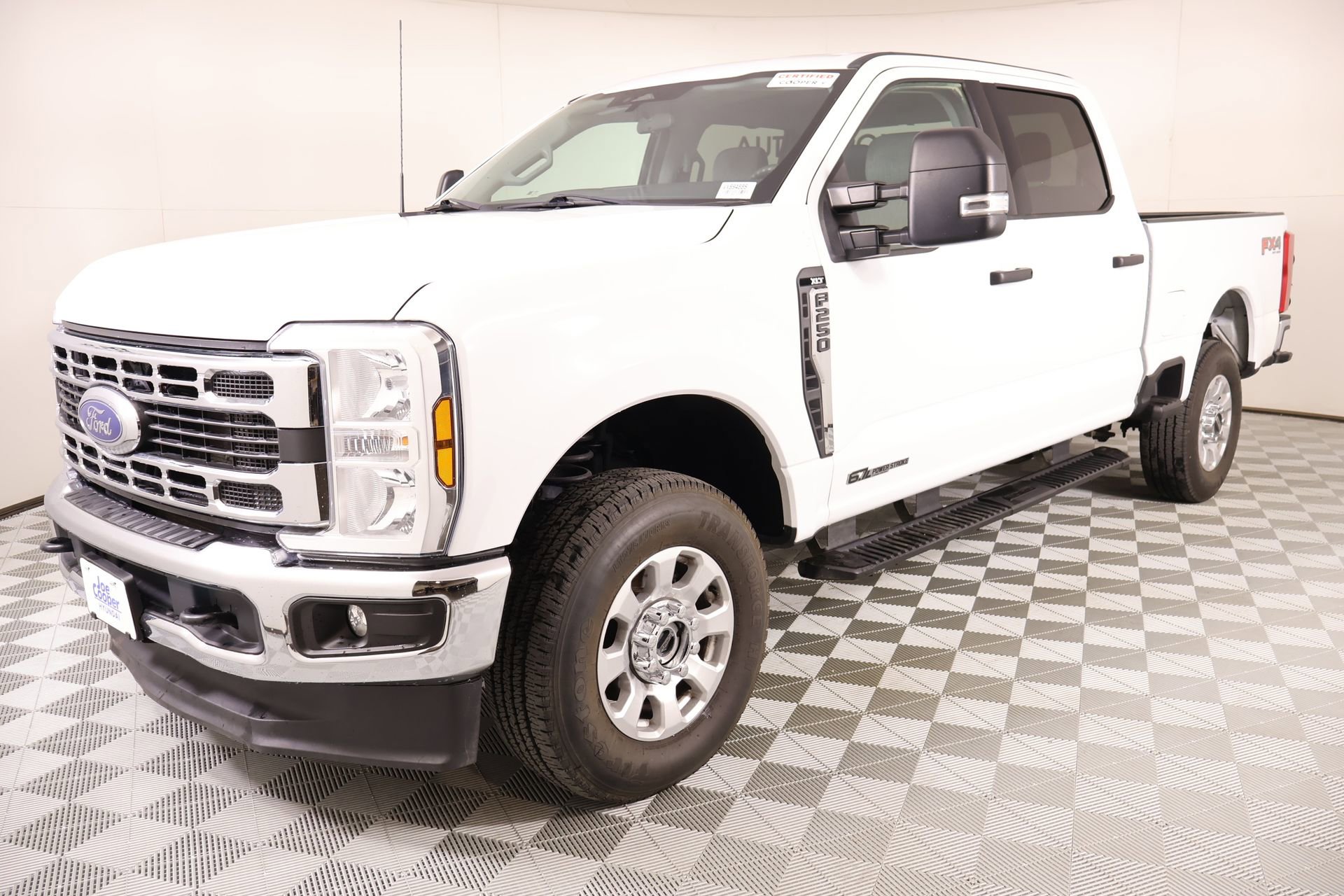 Used 2024 Ford F250 XLT w/ FX4 Off-Road Package image 9
