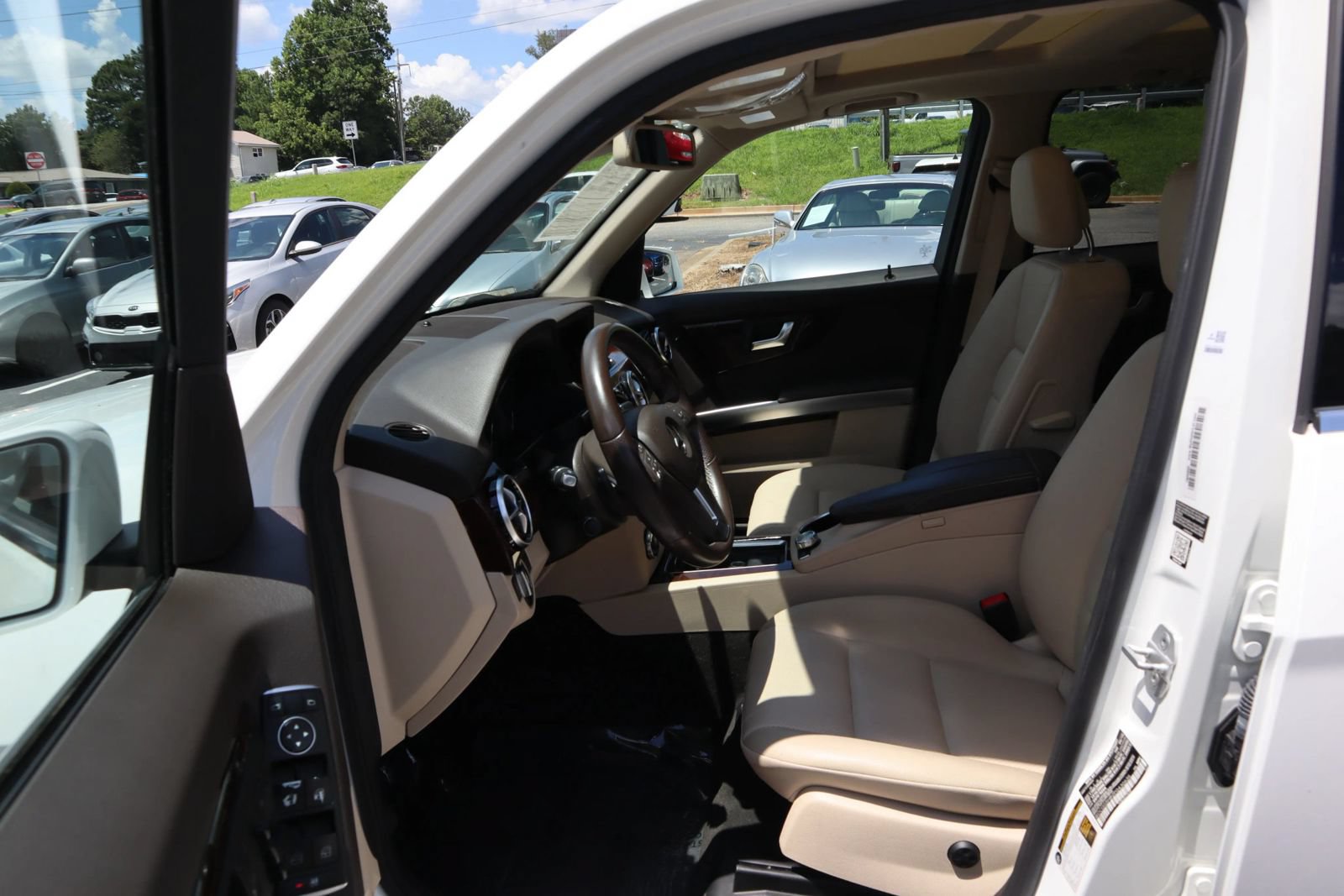 Used 2015 Mercedes-Benz GLK 350 2WD image 9
