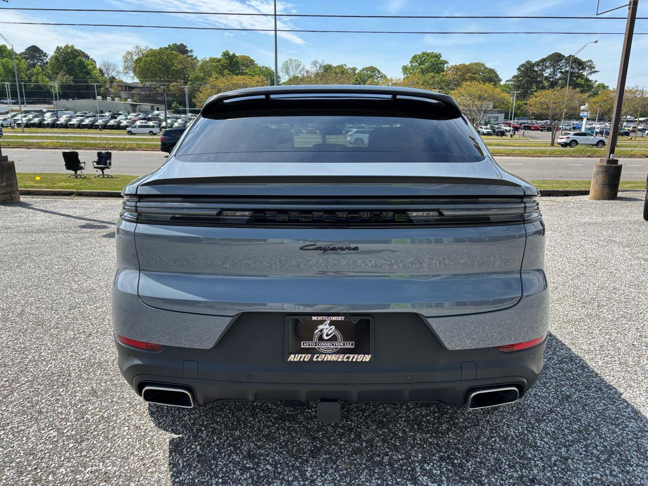 Used 2024 Porsche Cayenne Coupe image 9