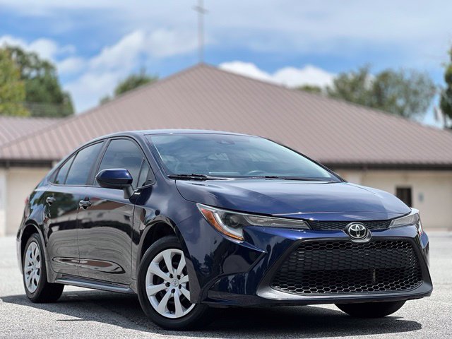 Used 2022 Toyota Corolla LE FWD image 3