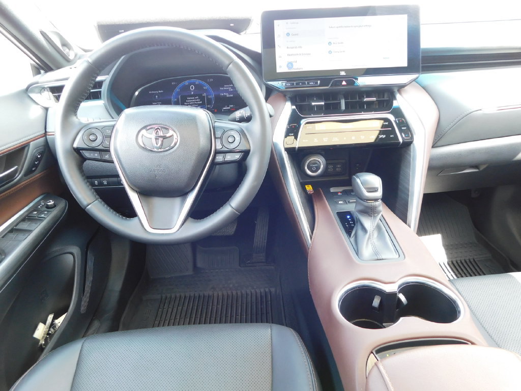 Used 2023 Toyota Venza Limited AWD/4WD image 17