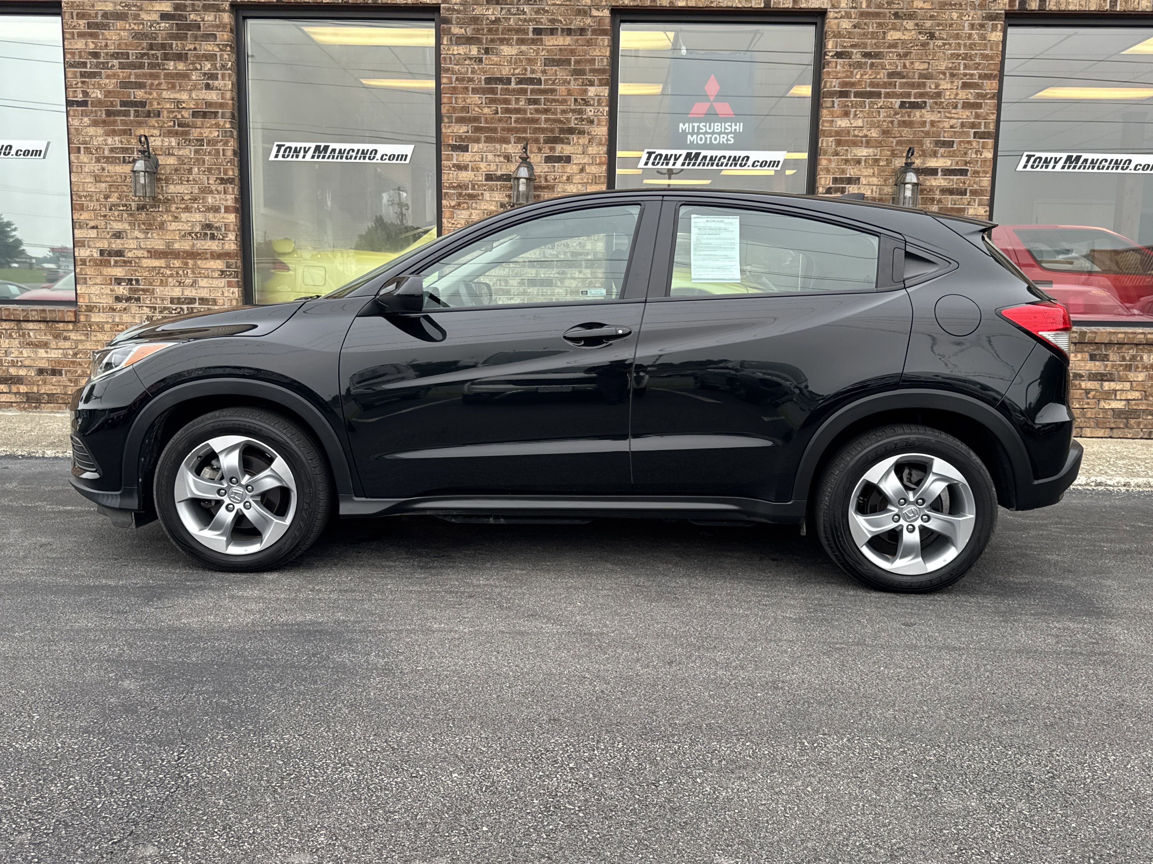 Used 2019 Honda HR-V LX image 2