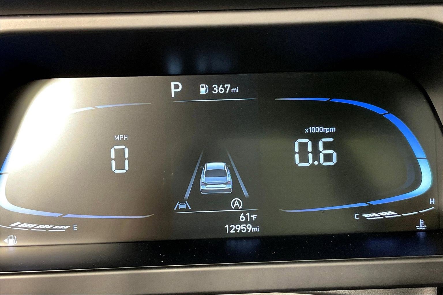 Used 2025 Hyundai Elantra SE image 13