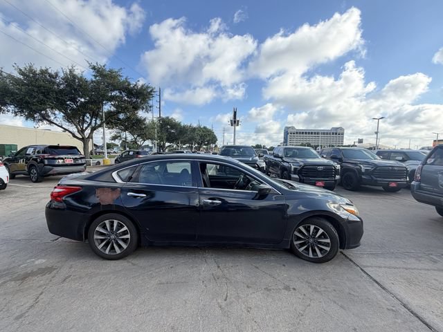 Used 2017 Nissan Altima 2.5 SV FWD image 4