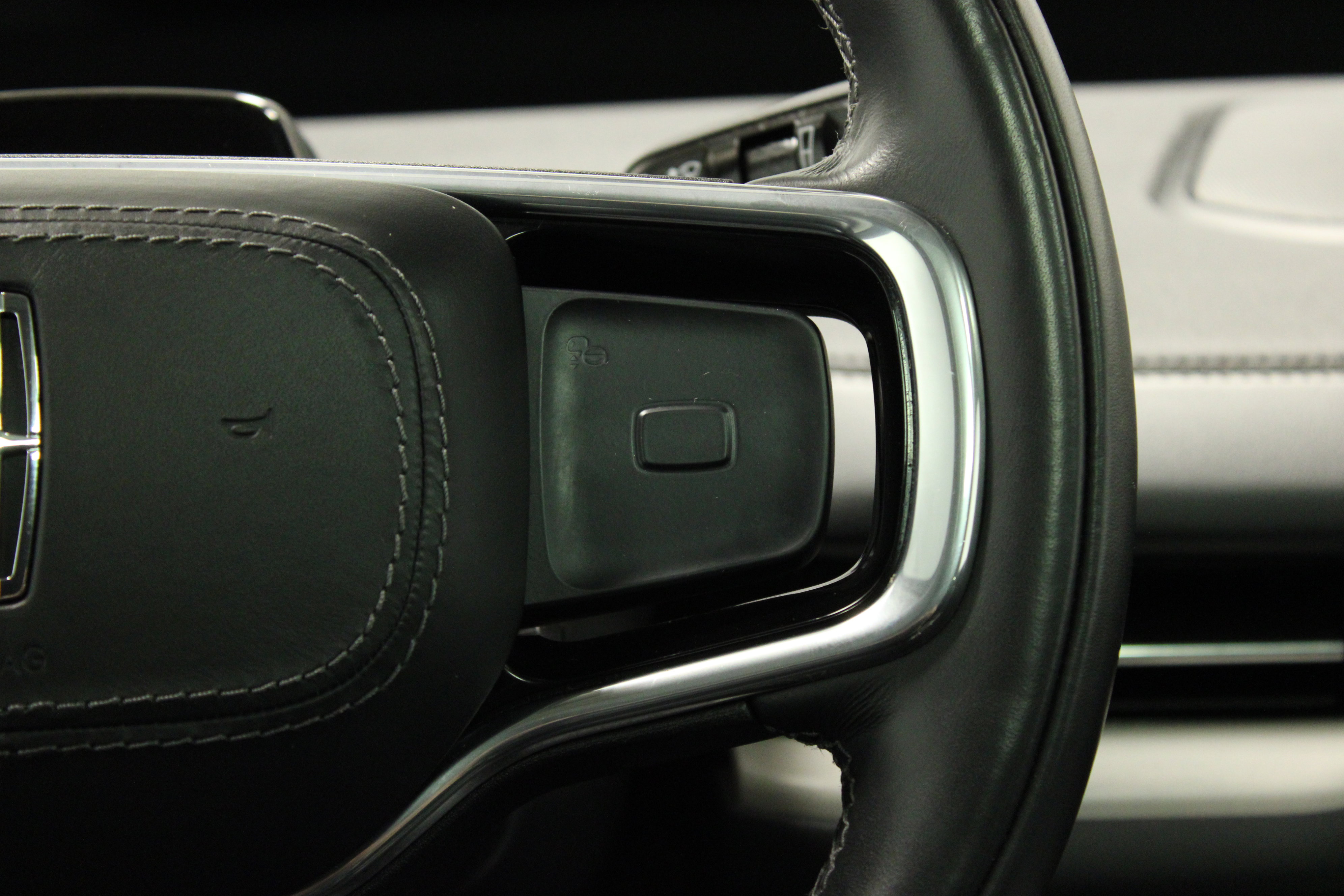 Used 2025 Lincoln Navigator Reserve image 28