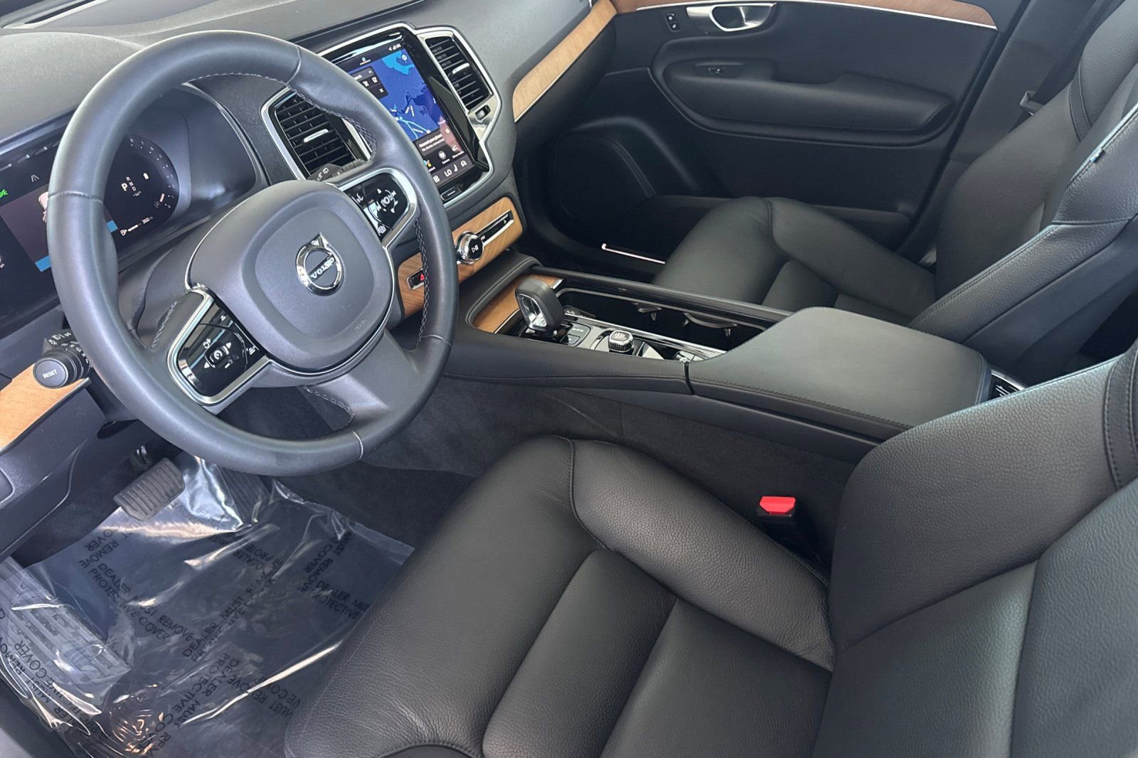 Certified 2024 Volvo XC90 B6 Plus image 14