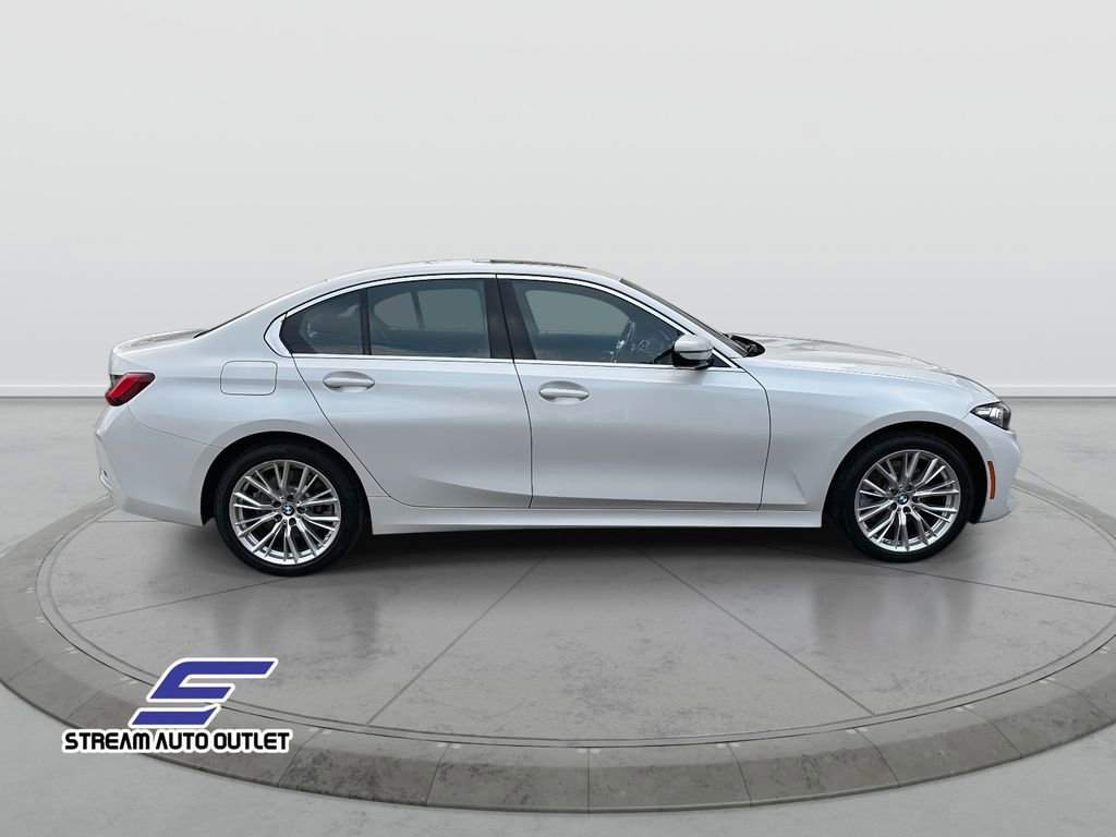Used 2024 BMW 330i xDrive Sedan w/ Convenience Package image 5