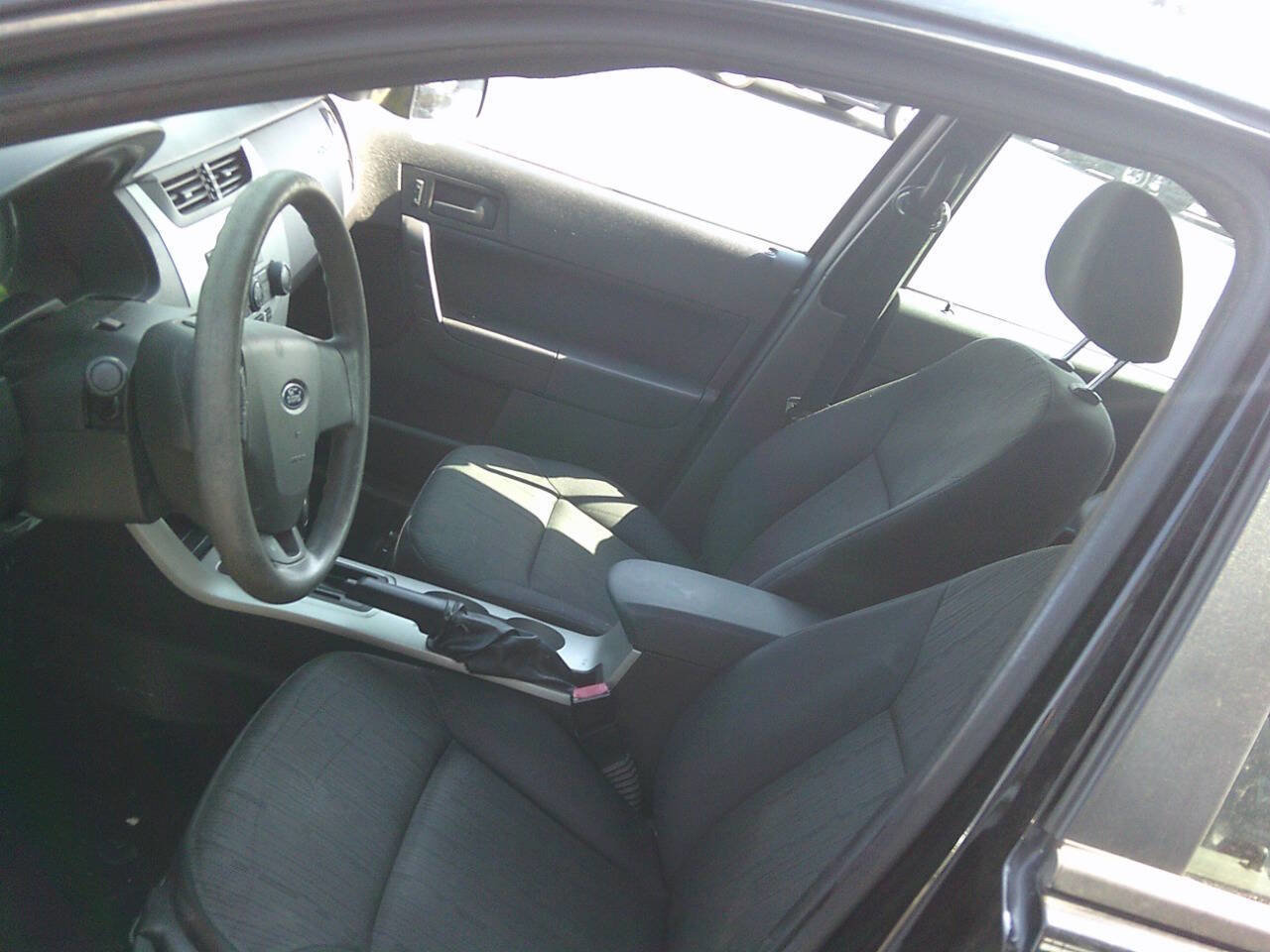 Used 2011 Ford Focus SE image 7