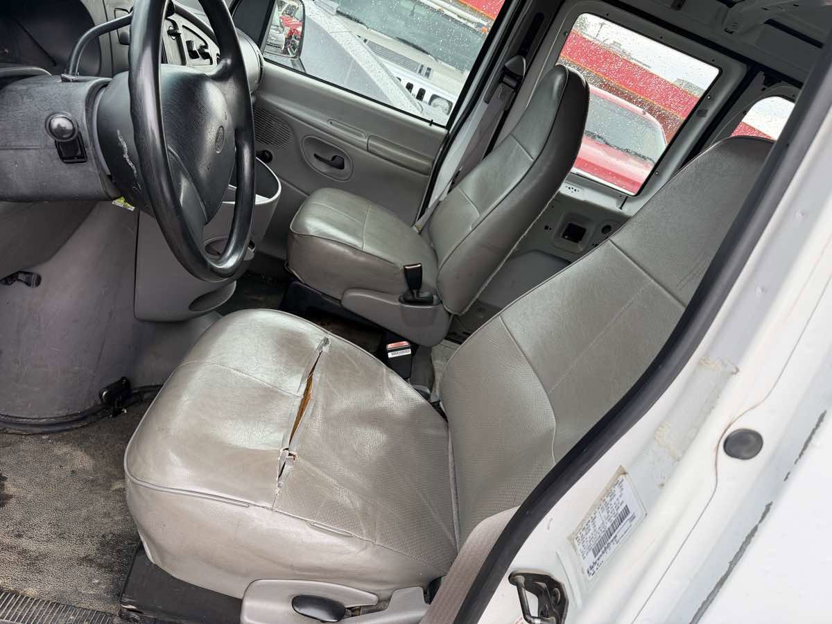 Used 1997 Ford E-150 and Econoline 150 image 14