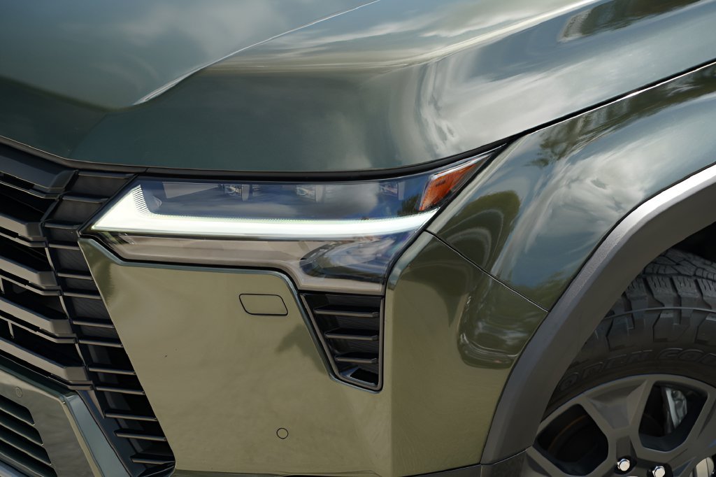 Used 2024 Lexus GX 550 AWD/4WD image 2
