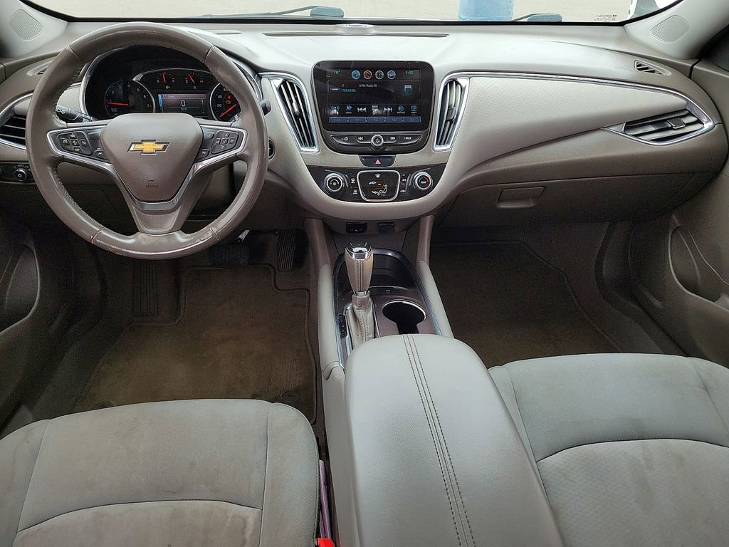 Used 2018 Chevrolet Malibu LT w/ Driver Confidence Package FWD image 17