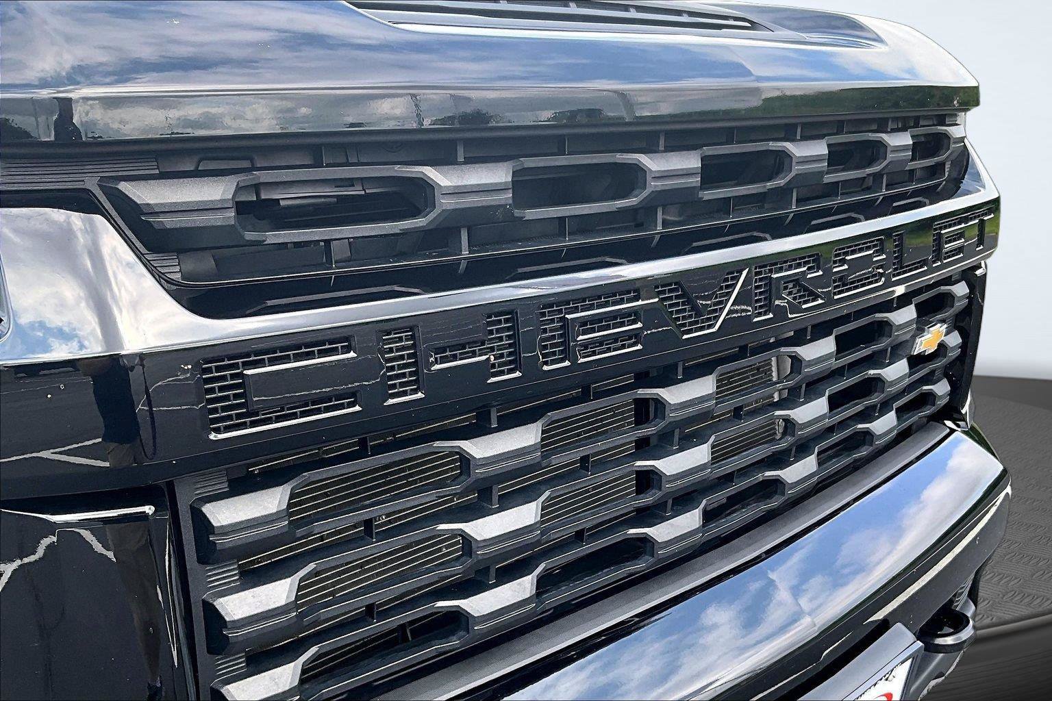 Used 2022 Chevrolet Silverado 2500 Custom w/ Custom Value Package AWD/4WD image 30