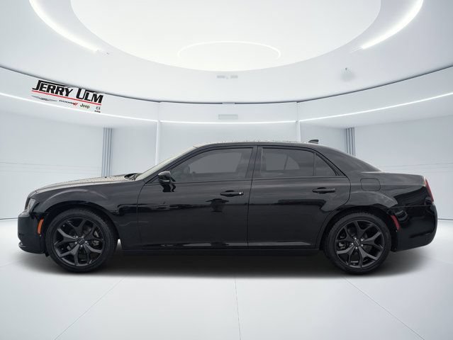 Used 2023 Chrysler 300 S w/ Comfort Group RWD image 6
