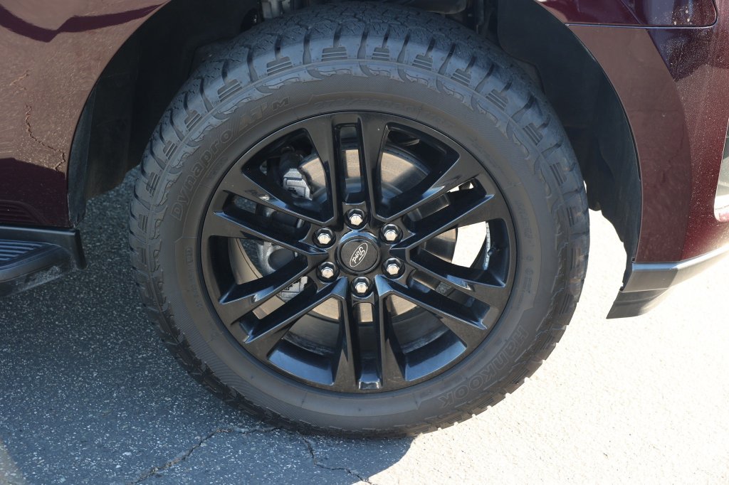 Used 2024 Ford Expedition XLT RWD image 10