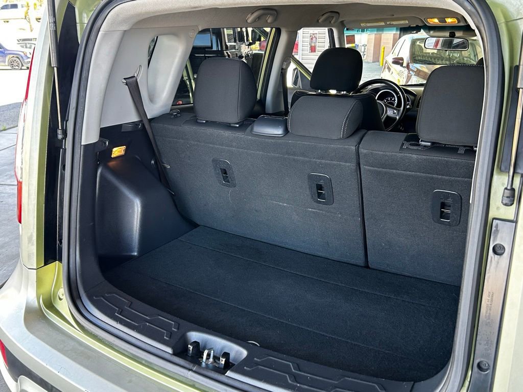 Used 2013 Kia Soul + w/ Audio Pkg FWD image 29