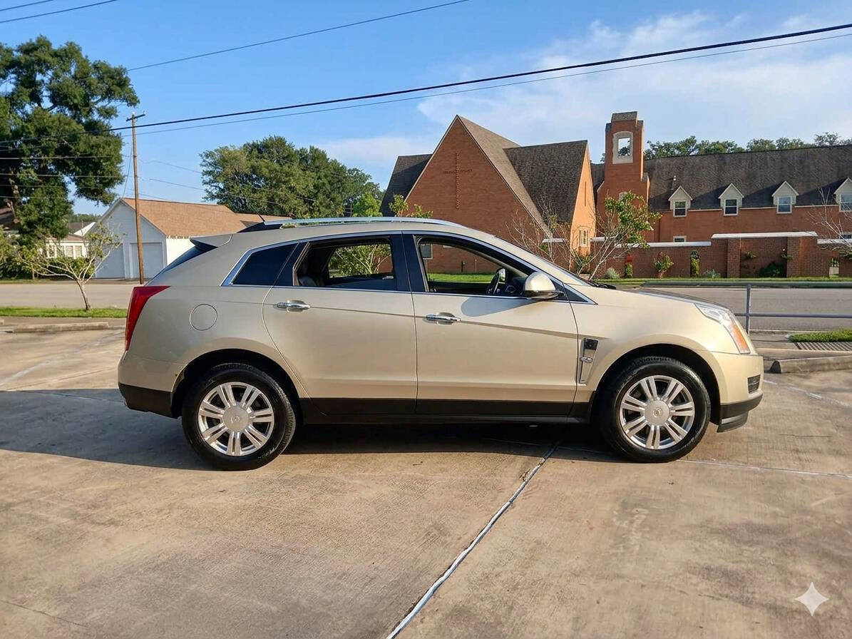 Used 2010 Cadillac SRX Luxury FWD image 3