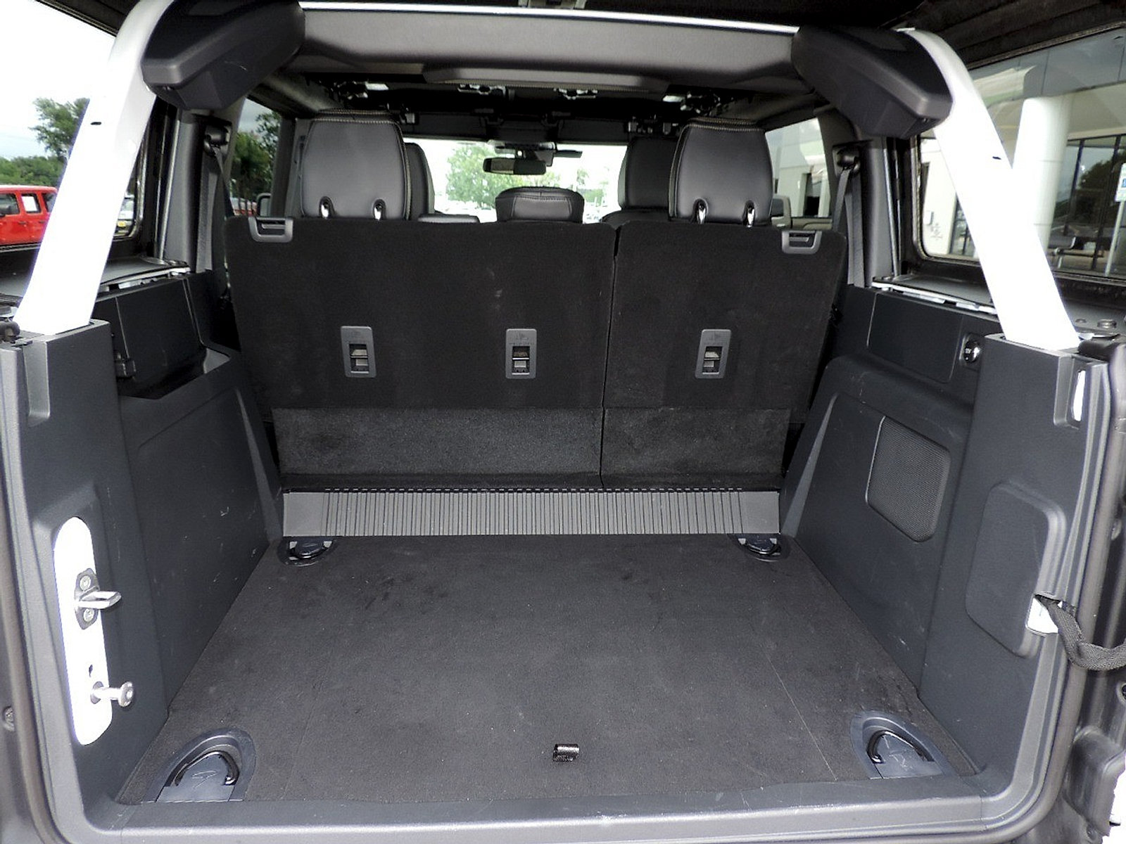 Used 2025 Ford Bronco Badlands AWD/4WD image 9