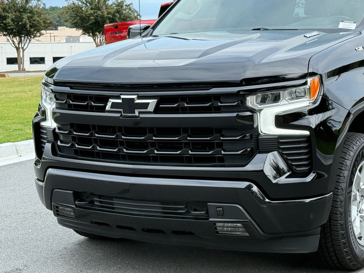 Used 2023 Chevrolet Silverado 1500 RST RWD image 8
