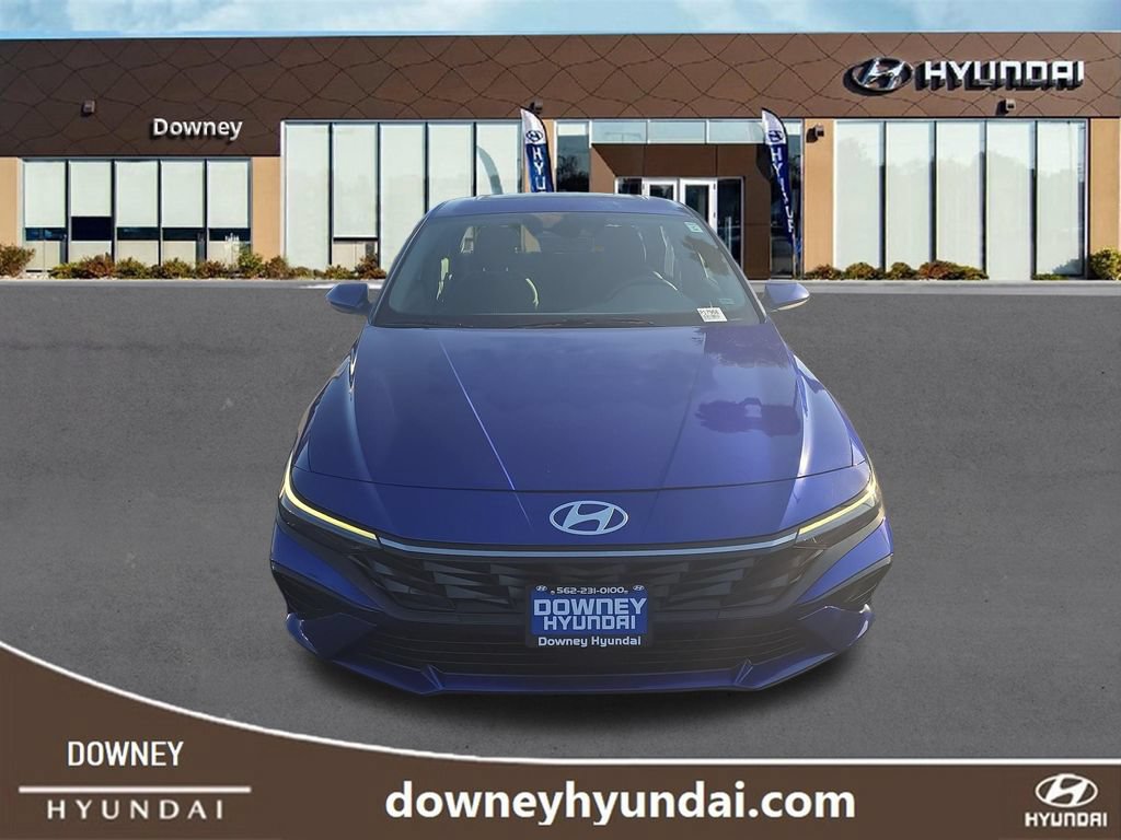 Used 2025 Hyundai Elantra SEL FWD image 8