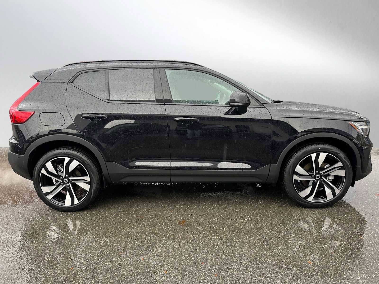 New 2026 Volvo XC40 B5 Ultra w/ Climate Package image 2