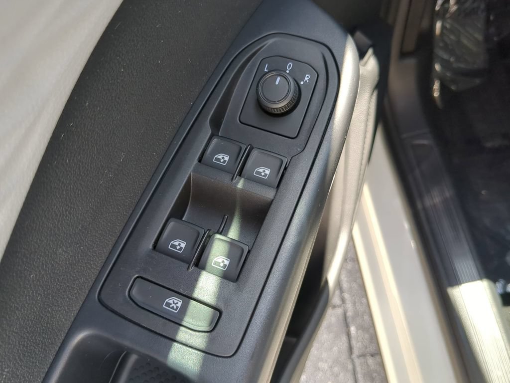 Used 2024 Volkswagen Taos S FWD image 16