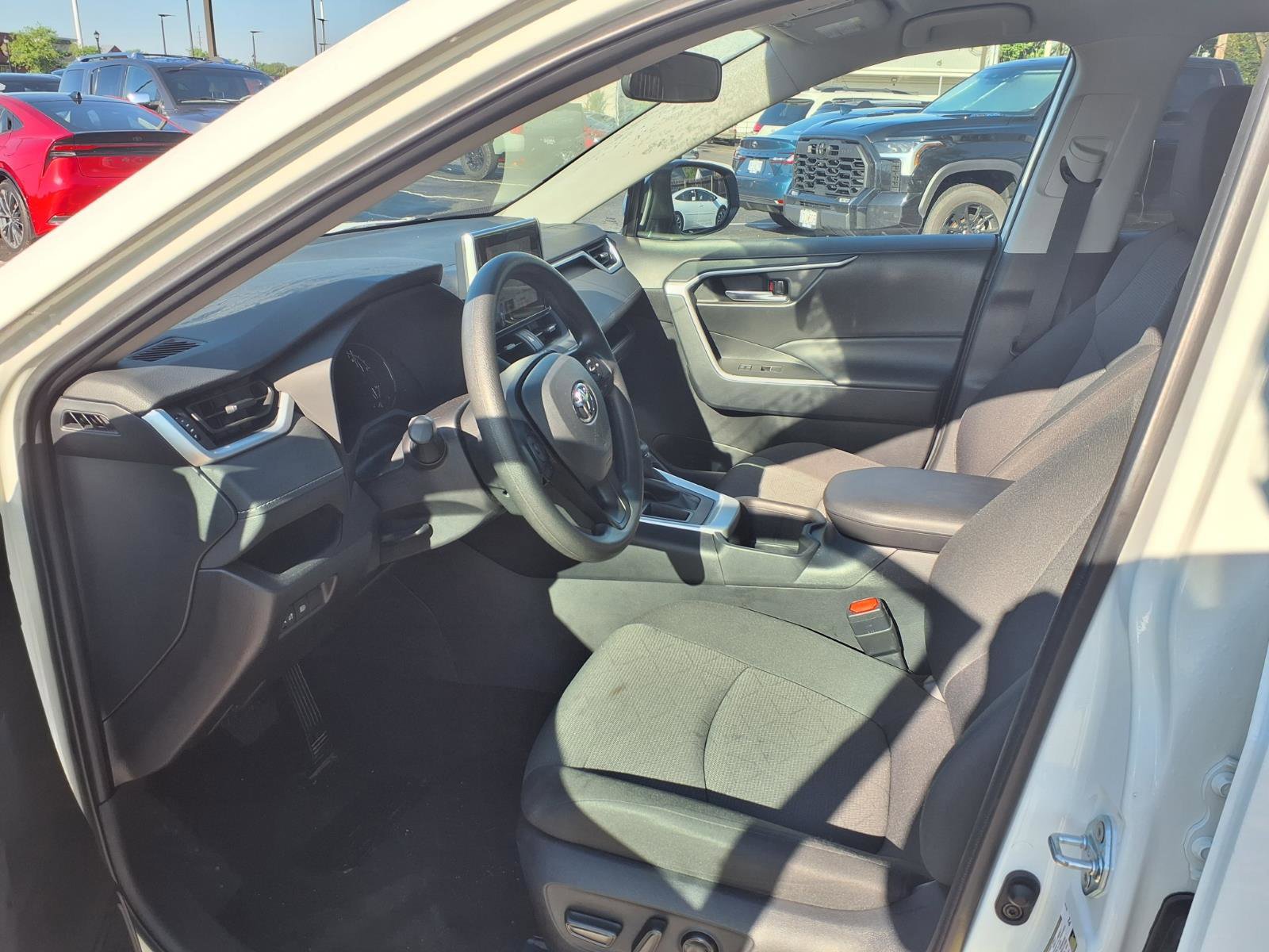 Certified 2025 Toyota RAV4 XLE FWD image 21