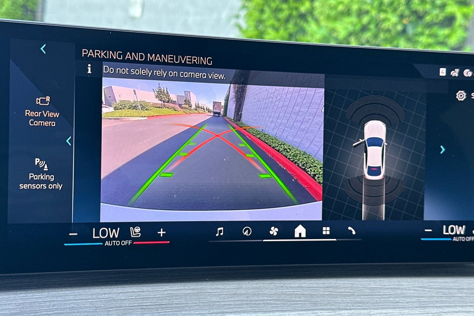 Used 2025 BMW i4 eDrive40 image 25