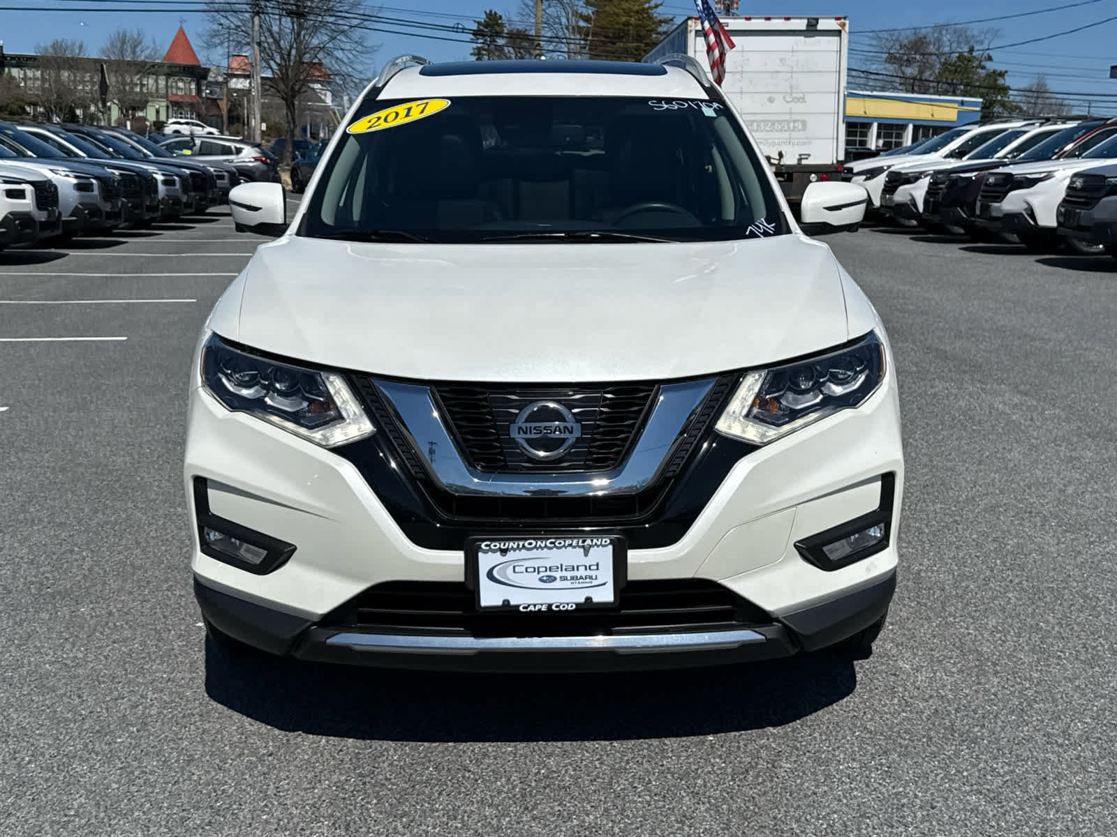 Used 2017 Nissan Rogue SL w/ SL Premium Package image 2