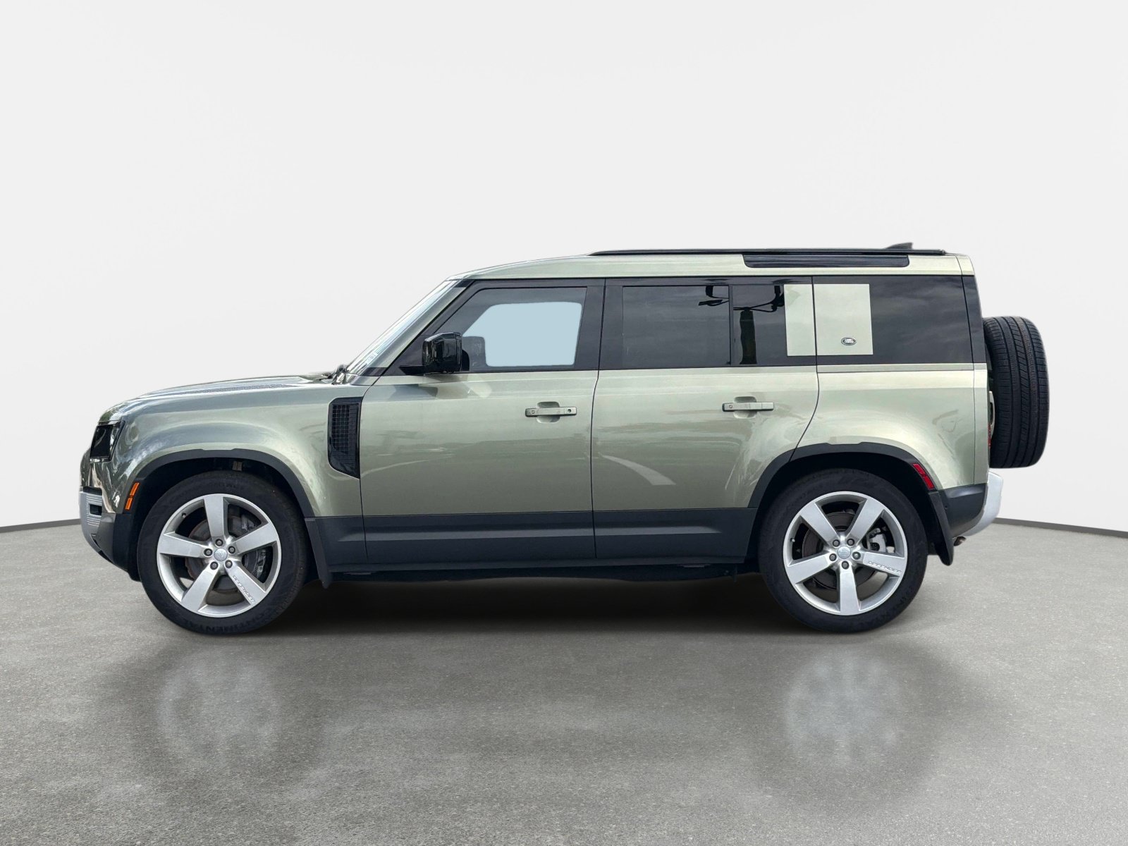Used 2024 Land Rover Defender 110 S AWD/4WD image 6