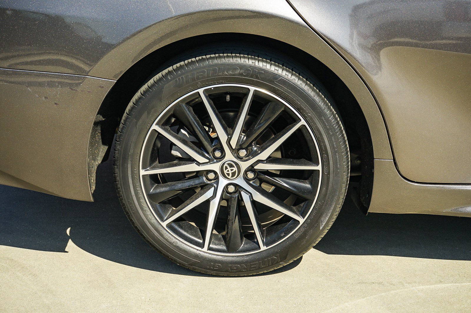 Used 2021 Toyota Camry SE w/ Carpet Mat Package (TMS) FWD image 8