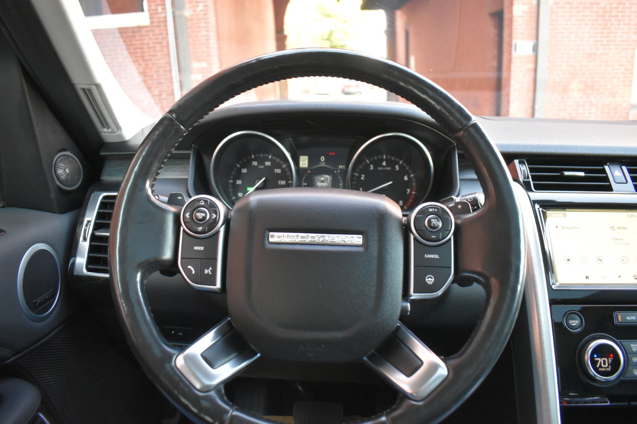 Used 2017 Land Rover Discovery HSE image 30