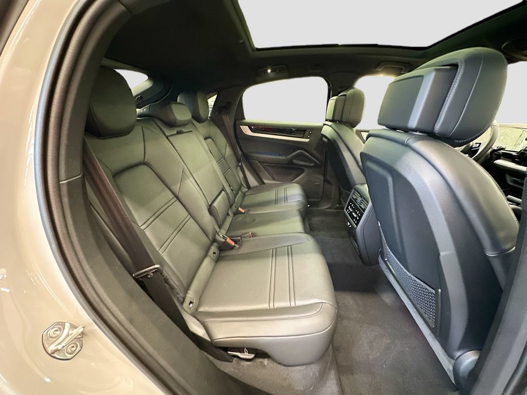 New 2026 Porsche Cayenne Coupe AWD/4WD image 29