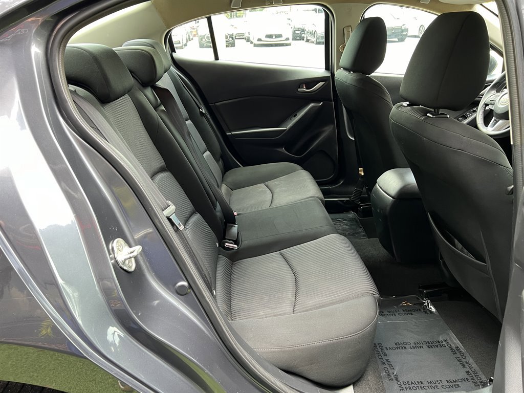 Used 2015 MAZDA MAZDA3 i Touring w/ Technology Package image 16