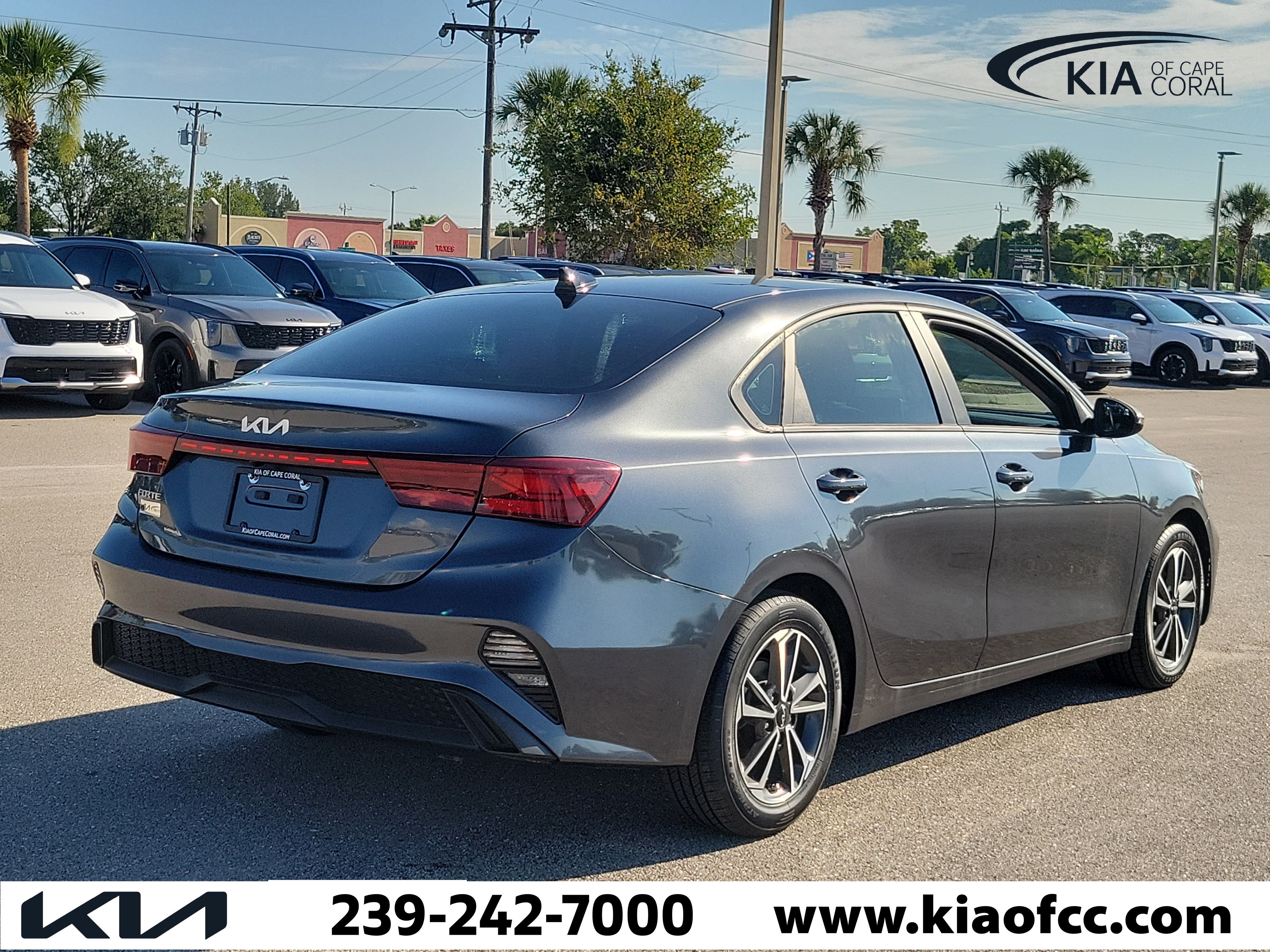 Certified 2022 Kia Forte LXS w/ LXS Technology Package FWD image 6