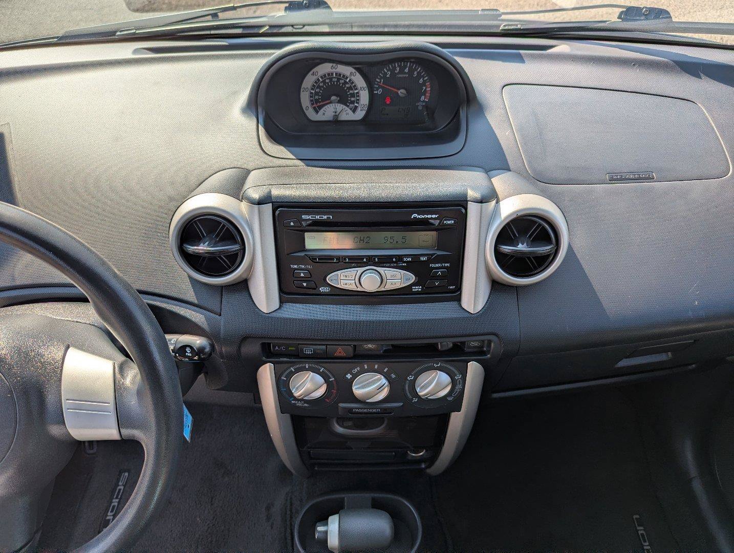 Used 2006 Scion xA FWD image 16