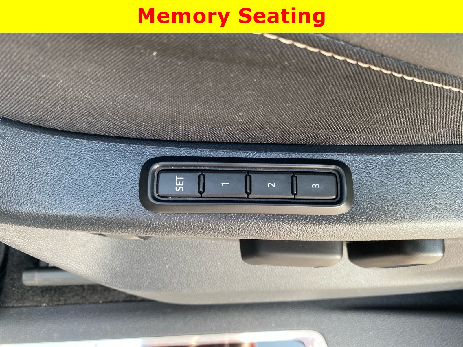 Used 2023 Volkswagen Tiguan SEL R-Line AWD/4WD image 23