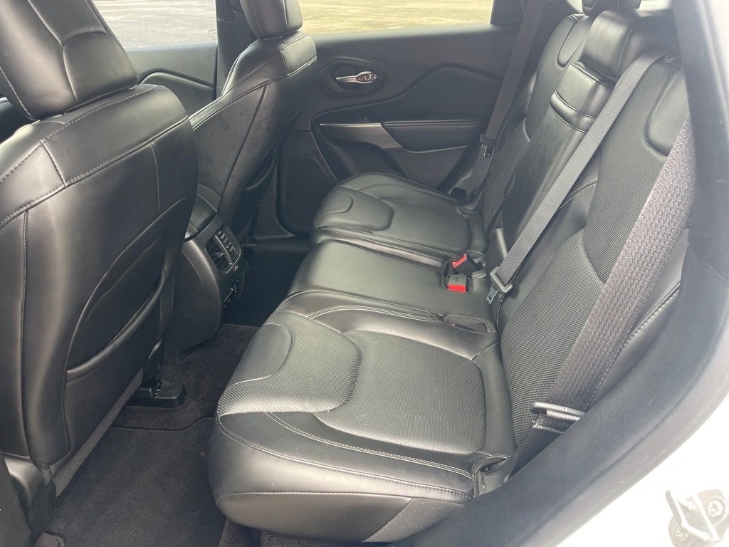 Used 2019 Jeep Cherokee Limited w/ Luxury Group image 11