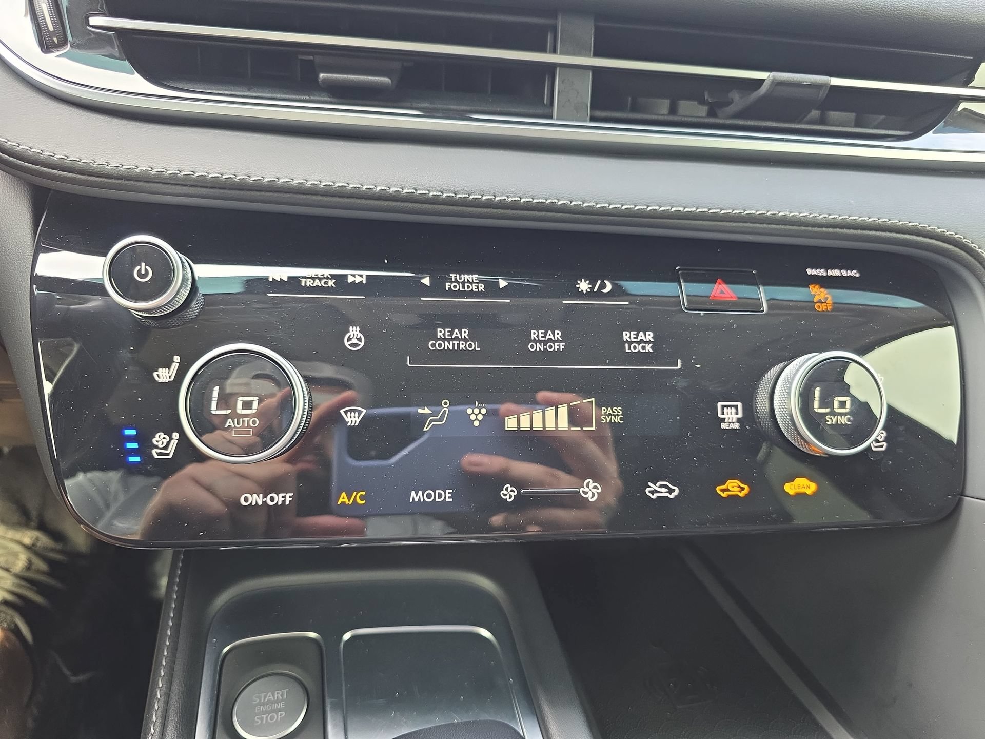 Certified 2023 INFINITI QX60 Sensory w/ Vision Package AWD/4WD image 24