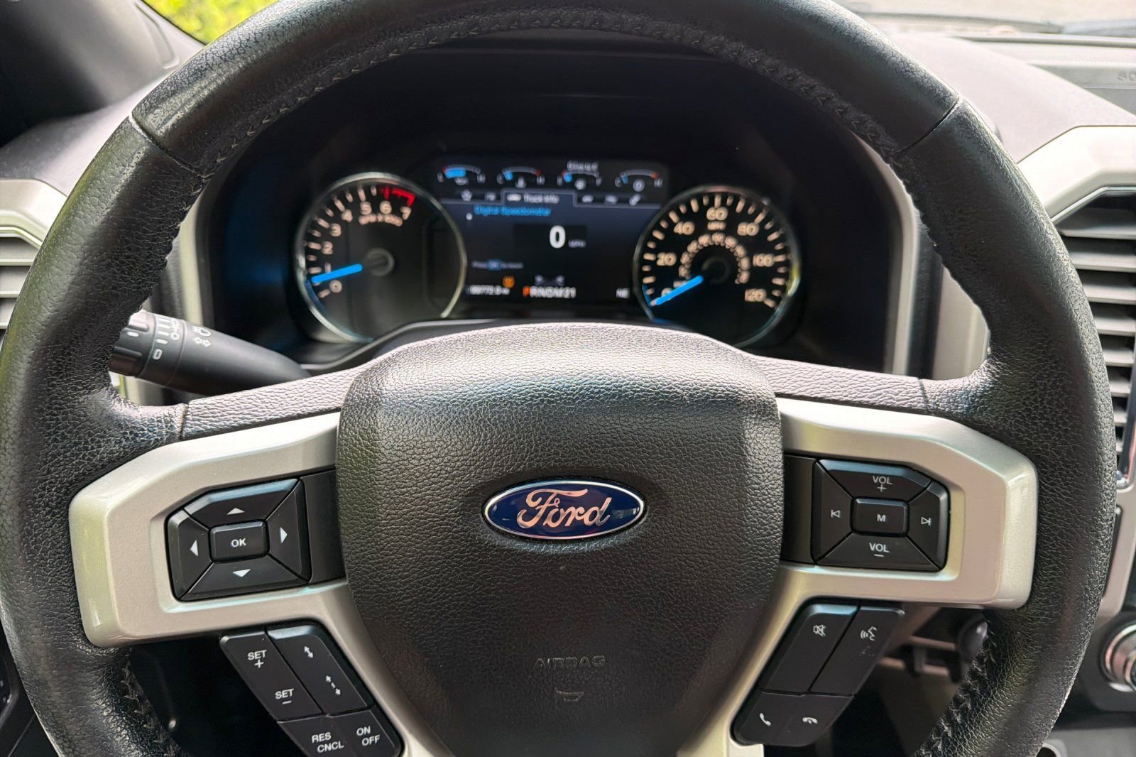 Used 2016 Ford F150 Lariat w/ Equipment Group 502A Luxury AWD/4WD image 23
