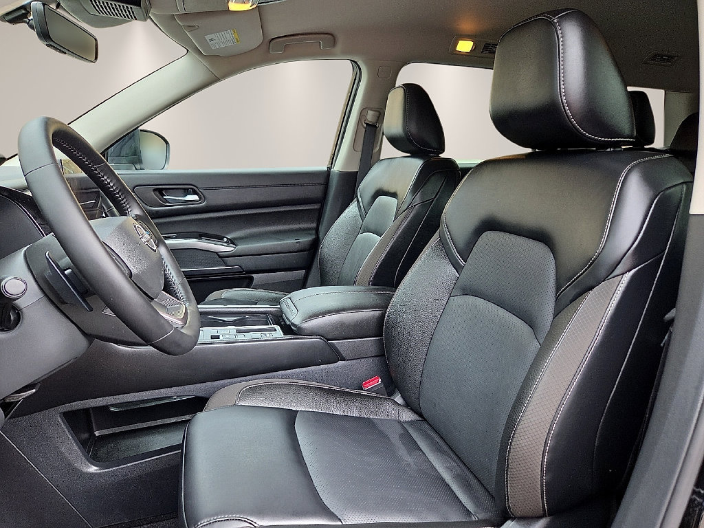Used 2026 Nissan Pathfinder SL FWD image 15