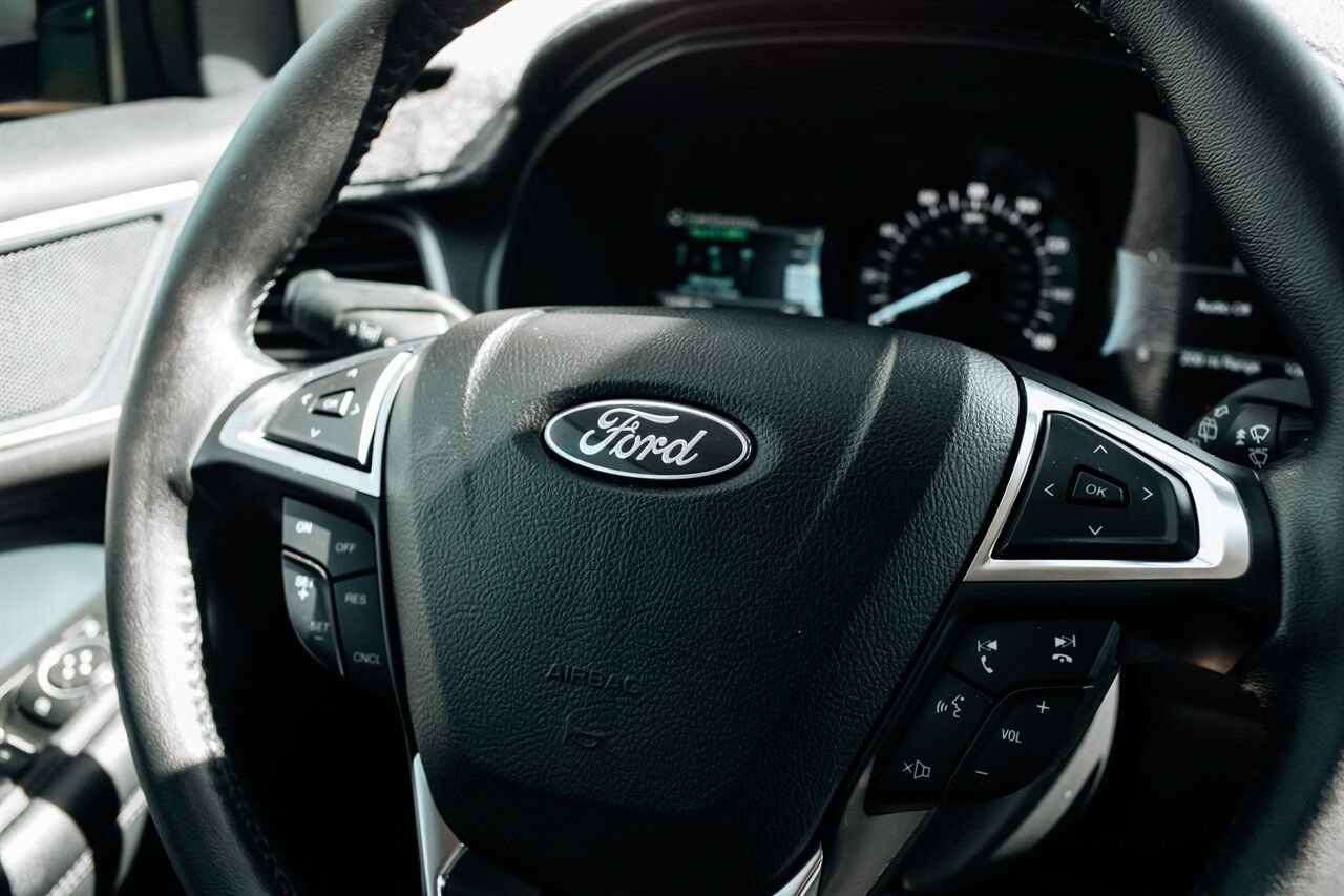 Used 2022 Ford Edge SEL w/ Sport Appearance Package AWD/4WD image 27