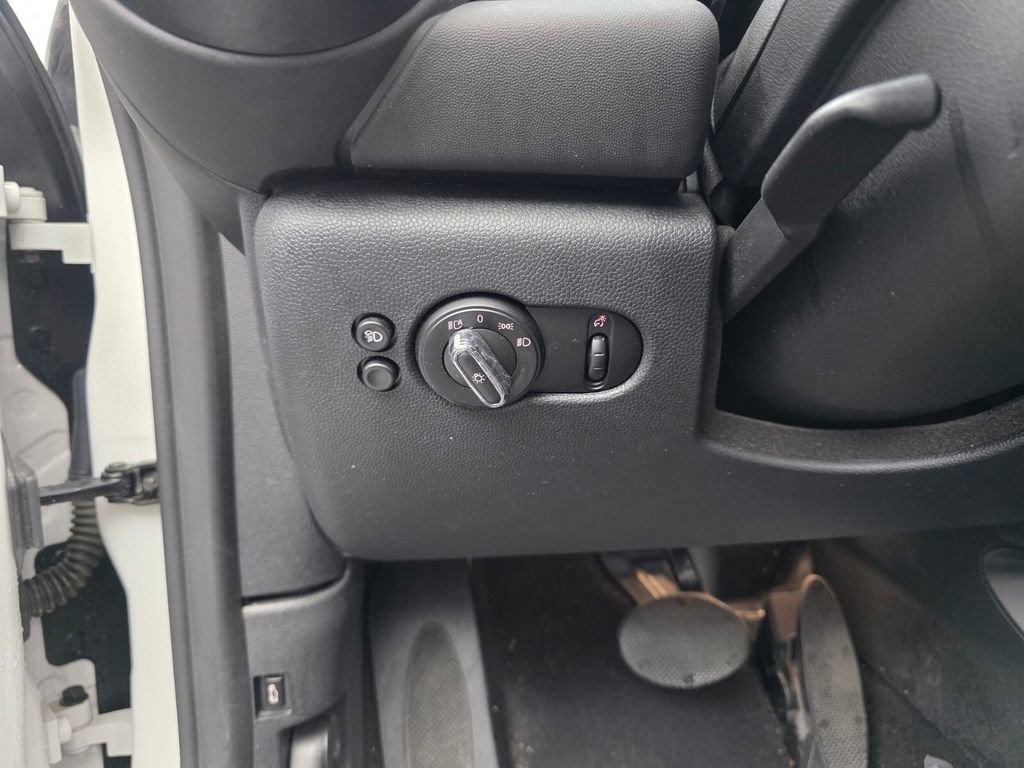 Used 2023 MINI Cooper S image 25