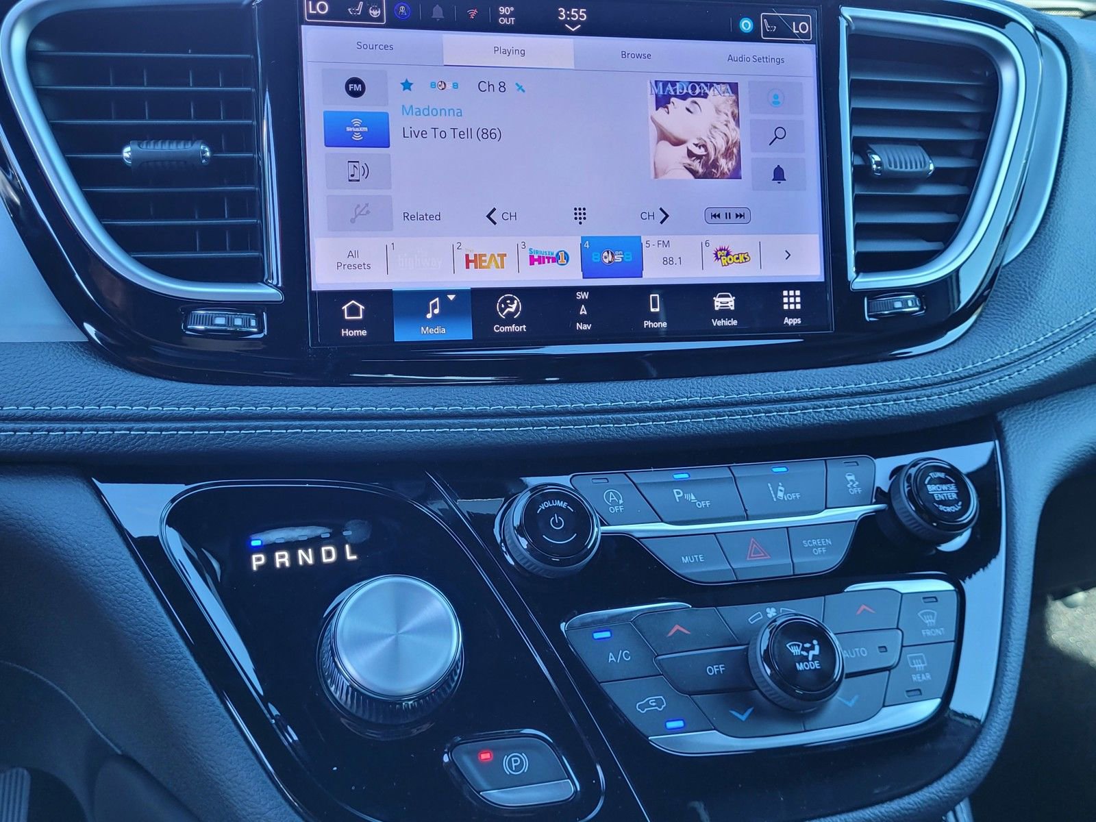 New 2026 Chrysler Pacifica Limited w/ S Appearance Package image 13